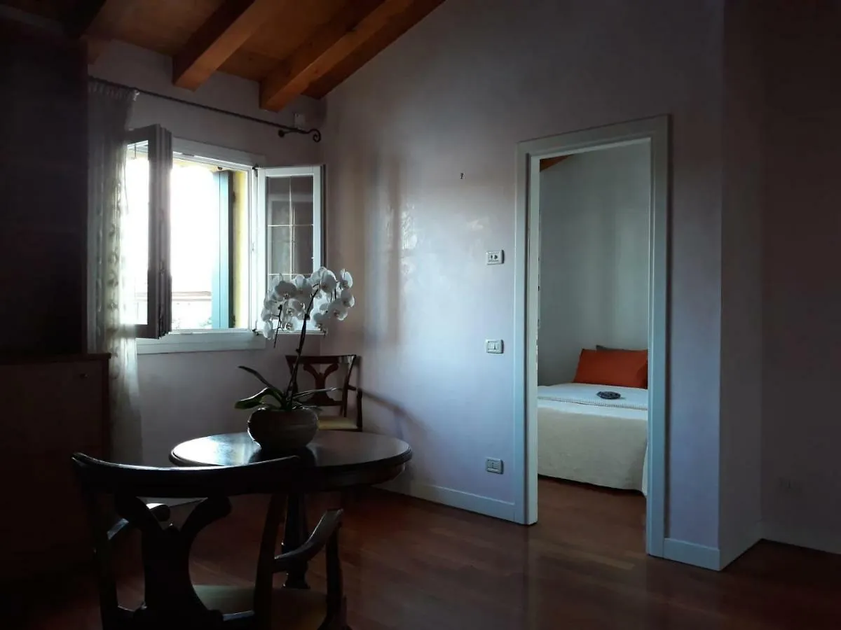 Guest house Villa Loredana Elegant Villa With Private Bathroom Spinea
