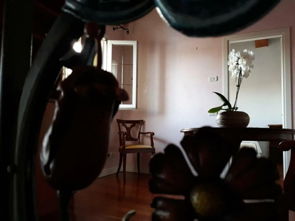 Guest house Villa Loredana Elegant Villa With Private Bathroom Spinea