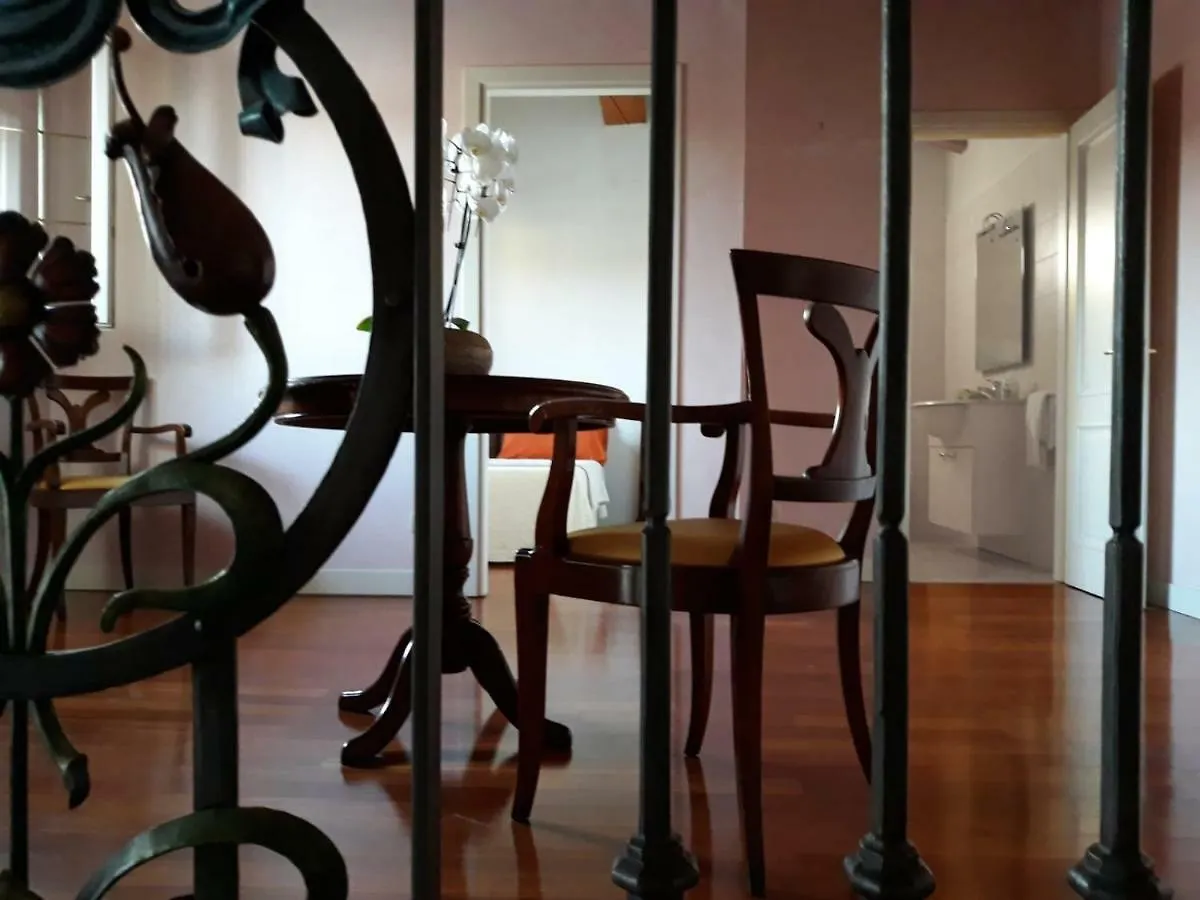 Guest house Villa Loredana Elegant Villa With Private Bathroom Spinea